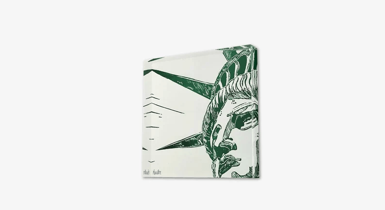 Acrylglas-Block der New Yorker "Lady Liberty" Freiheitsstatue. Schlamm-Grün auf weißem Grund. Hochwertige Druckqualität – perfekt für New York-Fans!  vom Künstler signiert und mit Zertifikat. Limitierte Ausgabe, in 2 Größen.