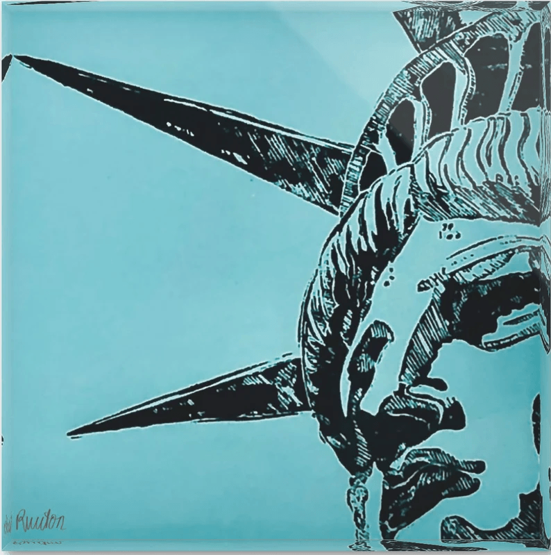 Acrylglas-Block der New Yorker "Lady Liberty" Freiheitsstatue. Zweifarben-Druck Türkiesfarben und Schwarz auf weißem Grund. Hochwertige Druckqualität – perfekt für New York-Fans!  vom Künstler signiert und mit Zertifikat. Limitierte Ausgabe, in 2 Größen.