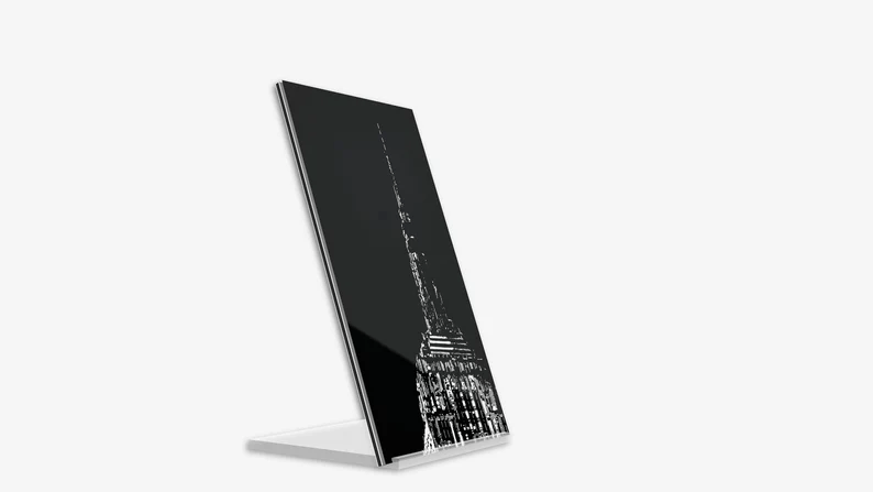 Acrylglas-Aufsteller Empire State Building in hochwertiger Druckqualität – perfekt für New York-Fans! Schwarz-Druck vom Original, vom Künstler signiert und mit Zertifikat. Limitierte Ausgabe,  in 2 Größen erhältlich