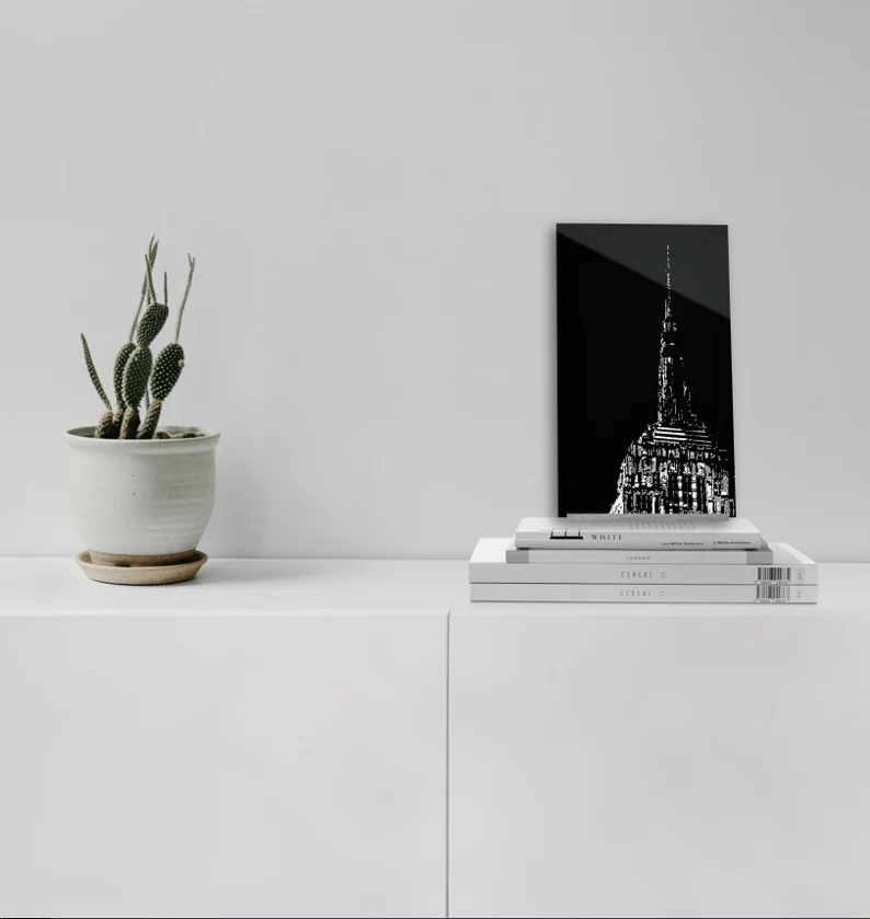 Acrylglas-Aufsteller Empire State Building in hochwertiger Druckqualität – perfekt für New York-Fans! Schwarz-Druck vom Original, vom Künstler signiert und mit Zertifikat. Limitierte Ausgabe,  in 2 Größen erhältlich